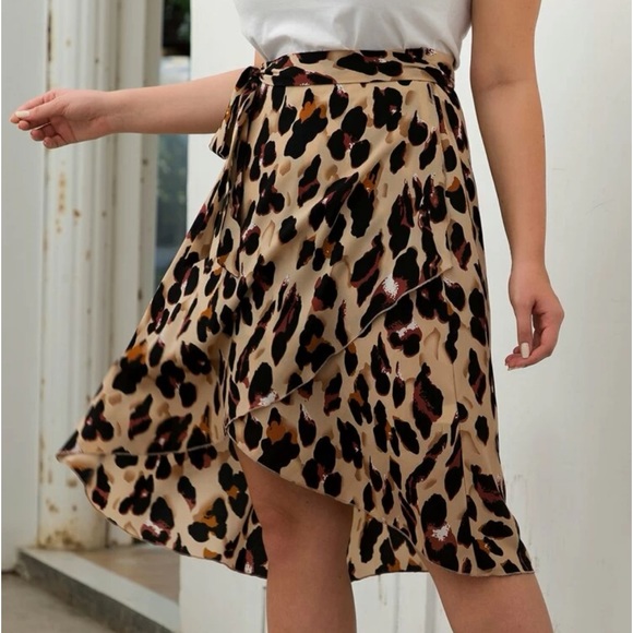 •NEW•XL-2X•TWICE CHIC TIE-WAIST ANIMAL PRINT WRAP SKIRT•NWT• - Picture 2 of 9